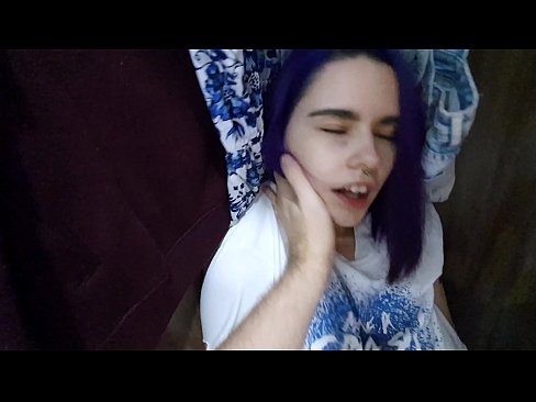 ❤️ J'ai trouvé ma soeur dans le placard et je l'ai aidée à jouir. Porno de qualité at us ❌️❤
